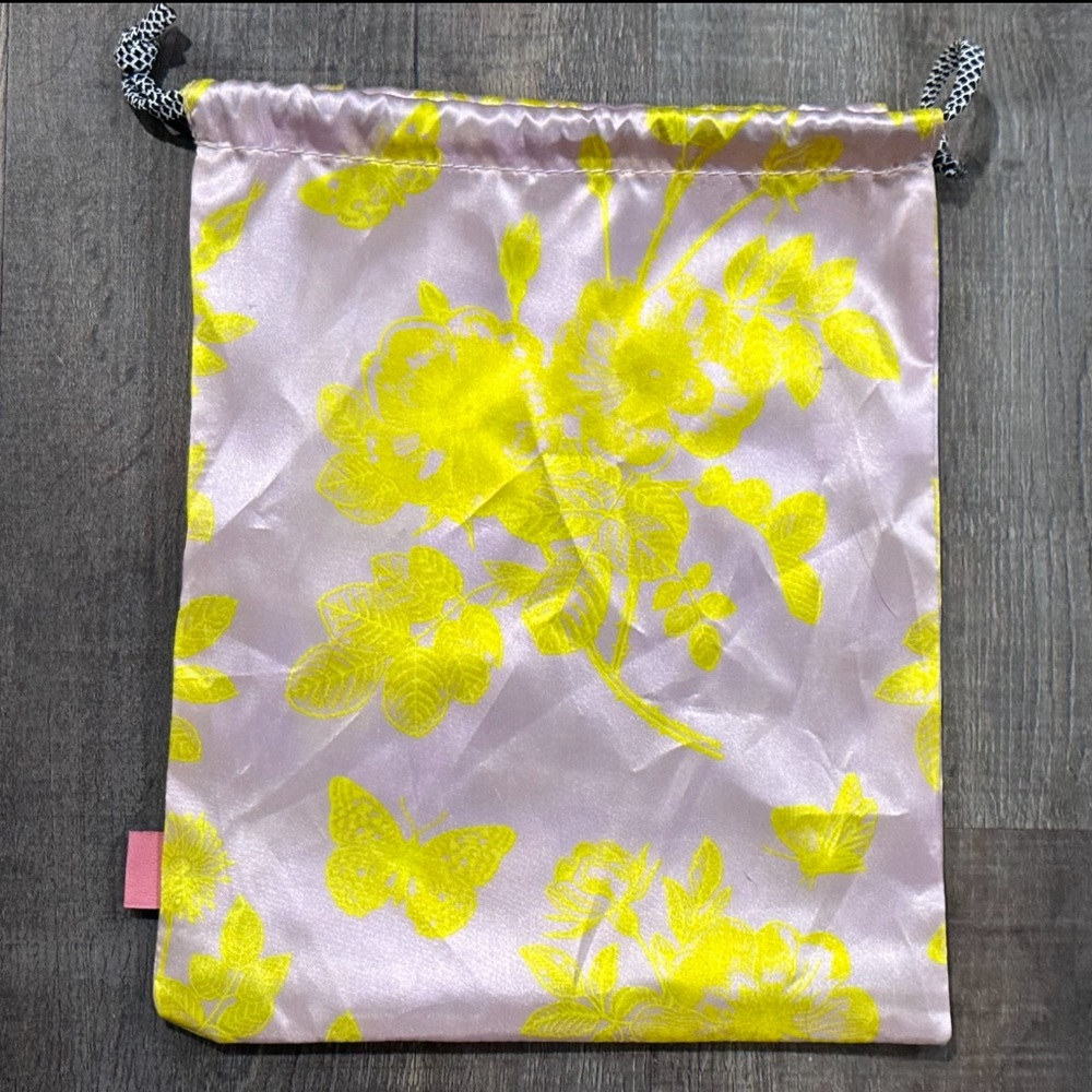 💞 New Medium Size Drawstring Makeup Bag